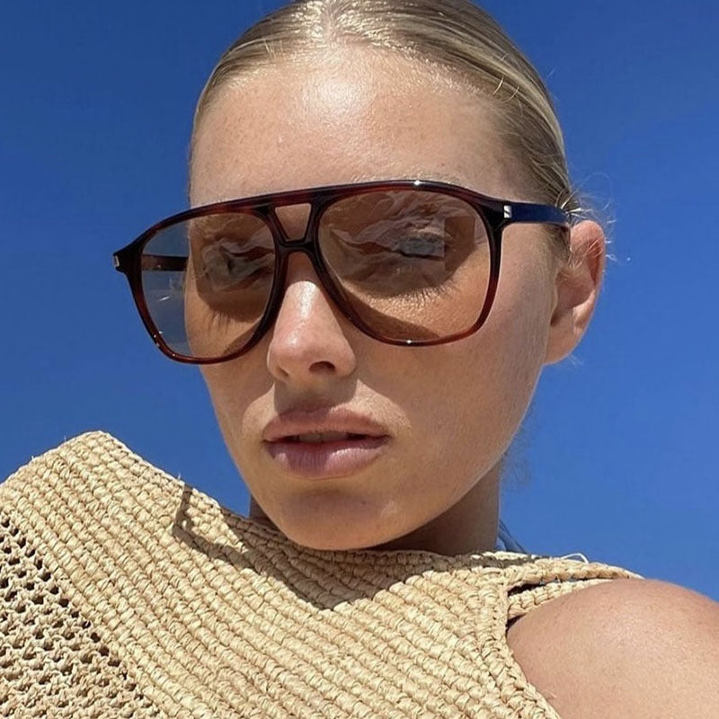 Damer solbrille i trendy skilpadde-design Luvikno