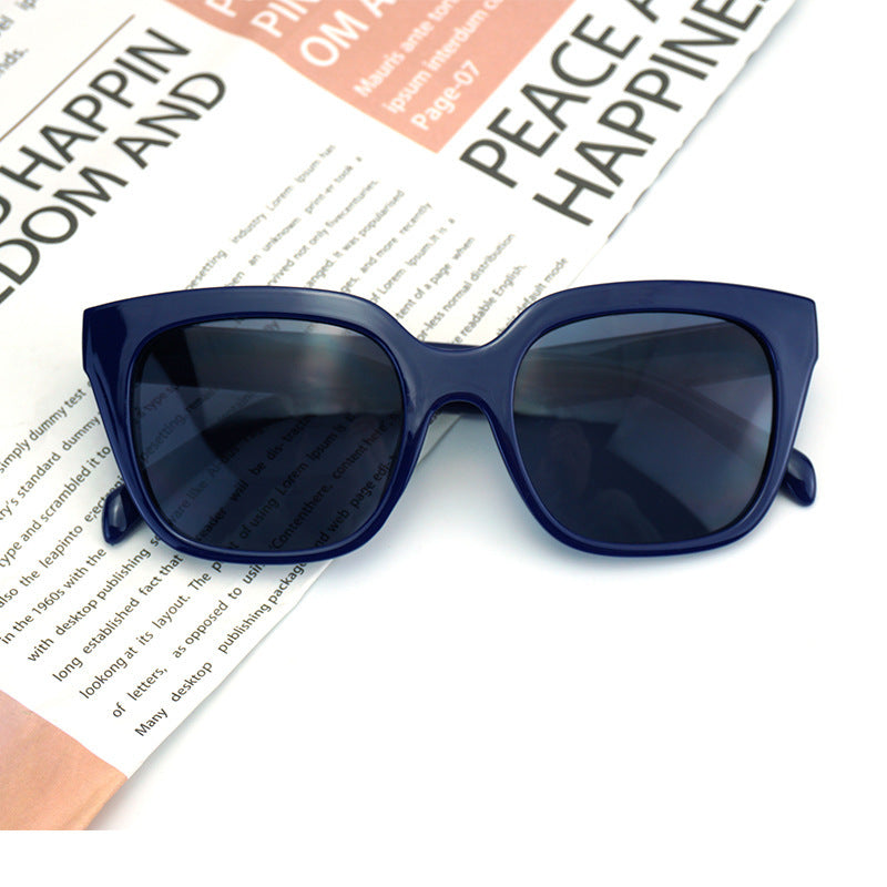 Damer Modische oversized solbriller med markant ramme Luvikno