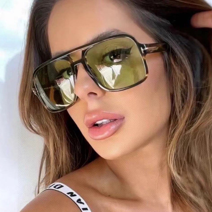 Dame solbrille i markant, kantet design med UV-beskyttelse Luvikno