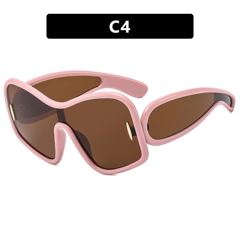 Dame futuristisk solbrille med ekstra bred design og beskyttende UV-filter Luvikno