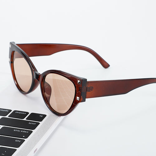 Dame trendy Cat-Eye solbriller med glamorøse aksenter Luvikno
