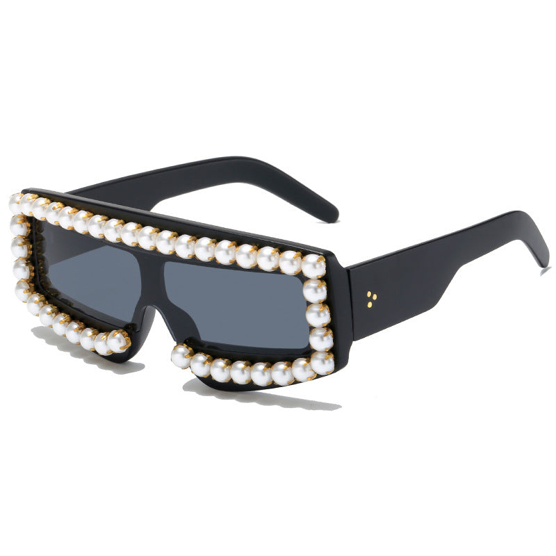 Dame moteriktig solbrille med perle-applikasjoner Luvikno