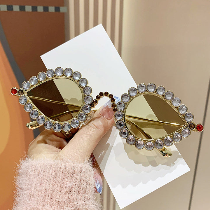 Dame Glamourøse solbriller med glitrende strass-detaljer Luvikno