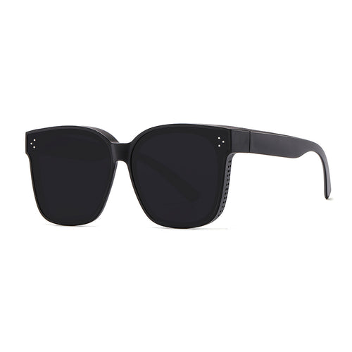 Dame firkantet solbrille med beskyttende UV-filter og stilfull ramme Luvikno