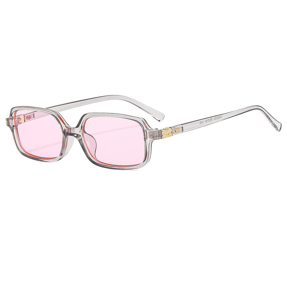 Dame moteriktig solbrille med elegant plastramme og originalt design Luvikno