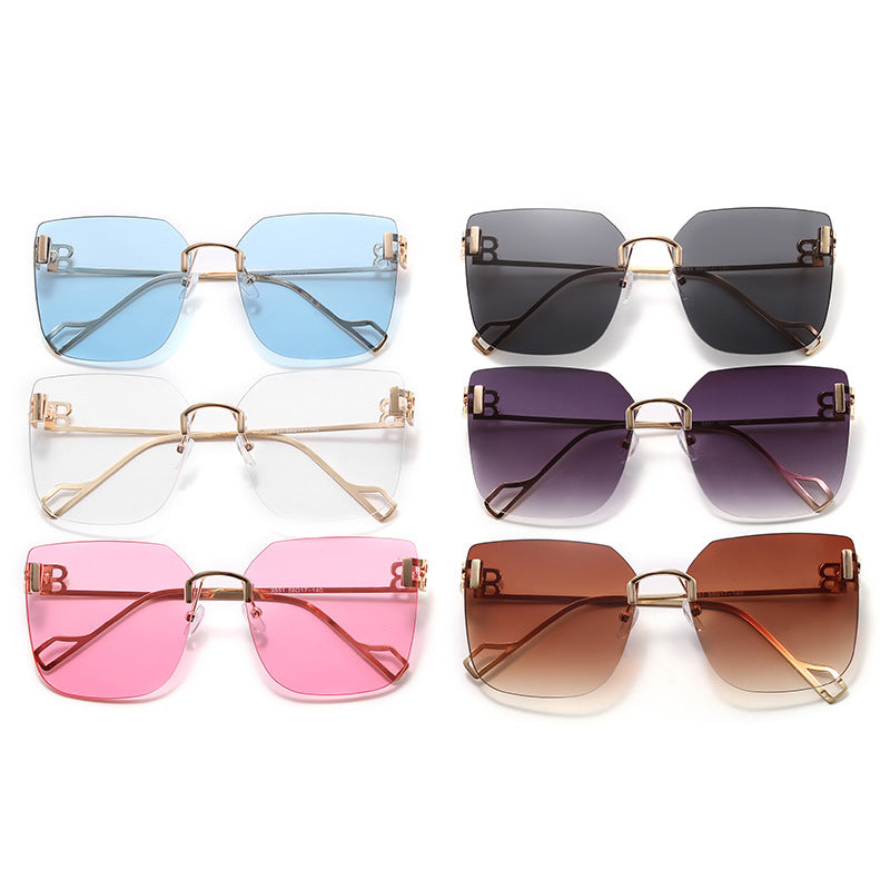 Dame elegant firkantet solbrille med gullfarget metalramme Luvikno