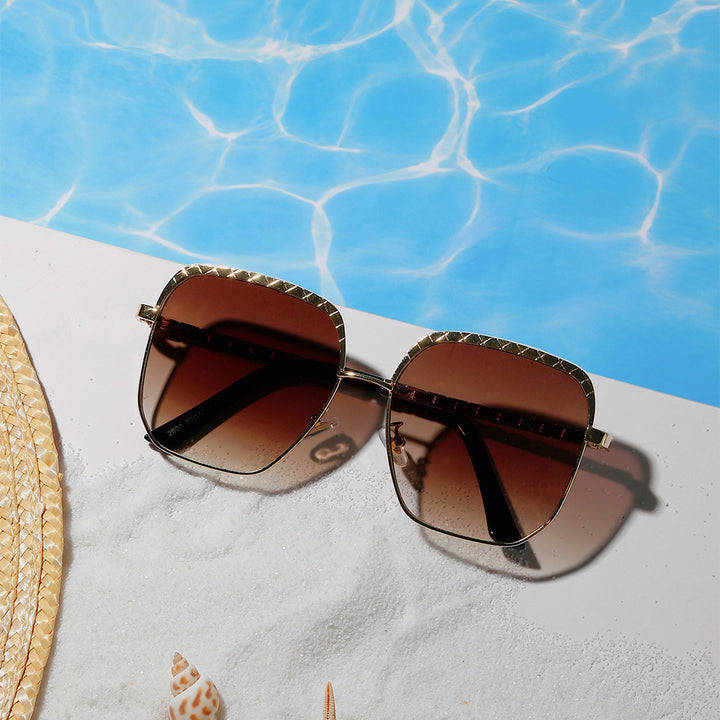 Dame moteriktig oversized solbrille i geometrisk design Luvikno