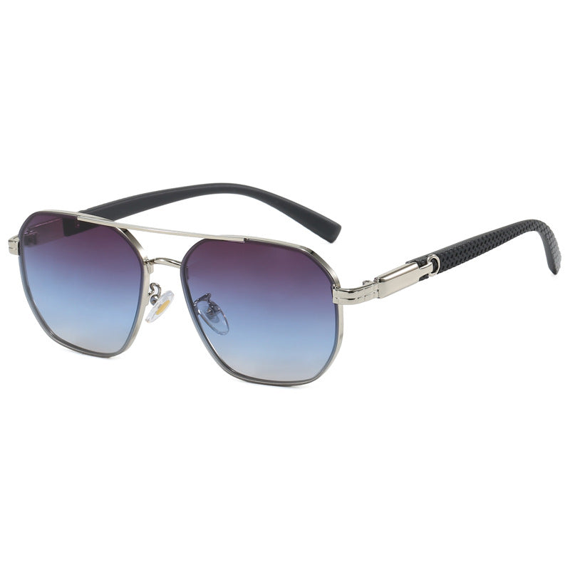 Dame moteriktig solbrille med stilige aksenter Luvikno