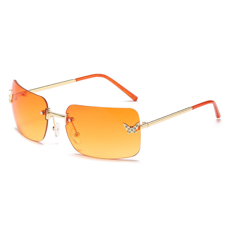 Damer moderiktig solbrille med unik ramme og luksuriøse aksenter Luvikno