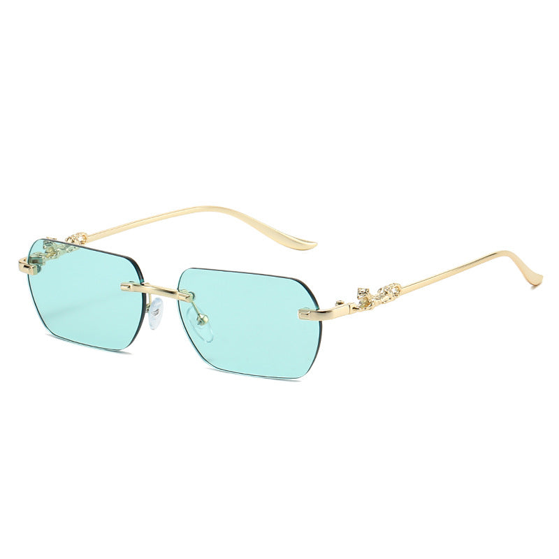Damer elegant halvmellomrammebrille med dekorative detaljer Luvikno