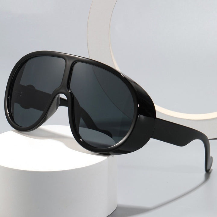 Dame Sporty Oversized Solbriller med innovativt design Luvikno