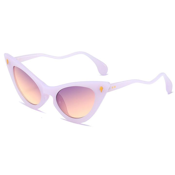 Dame Cat-Eye solbriller med speilte linser og elegant detalj Luvikno