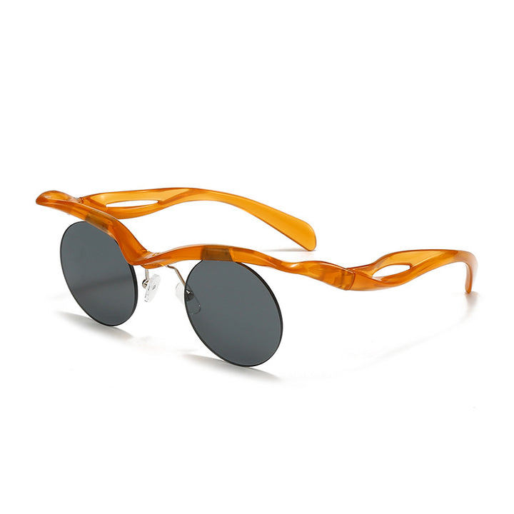 Dame moteriktig solbrille med innovativ ramme Luvikno
