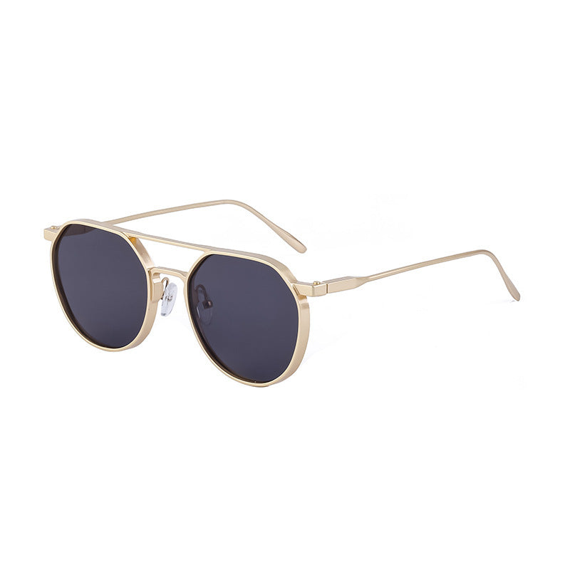 Dame moterik solbrille i stilfullt rundt design Luvikno