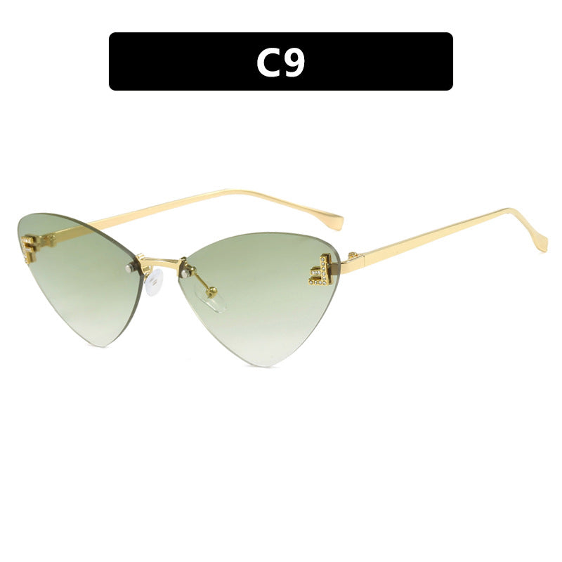 Damer ekstravagante Cat-Eye solbriller med glitrende detaljer Luvikno