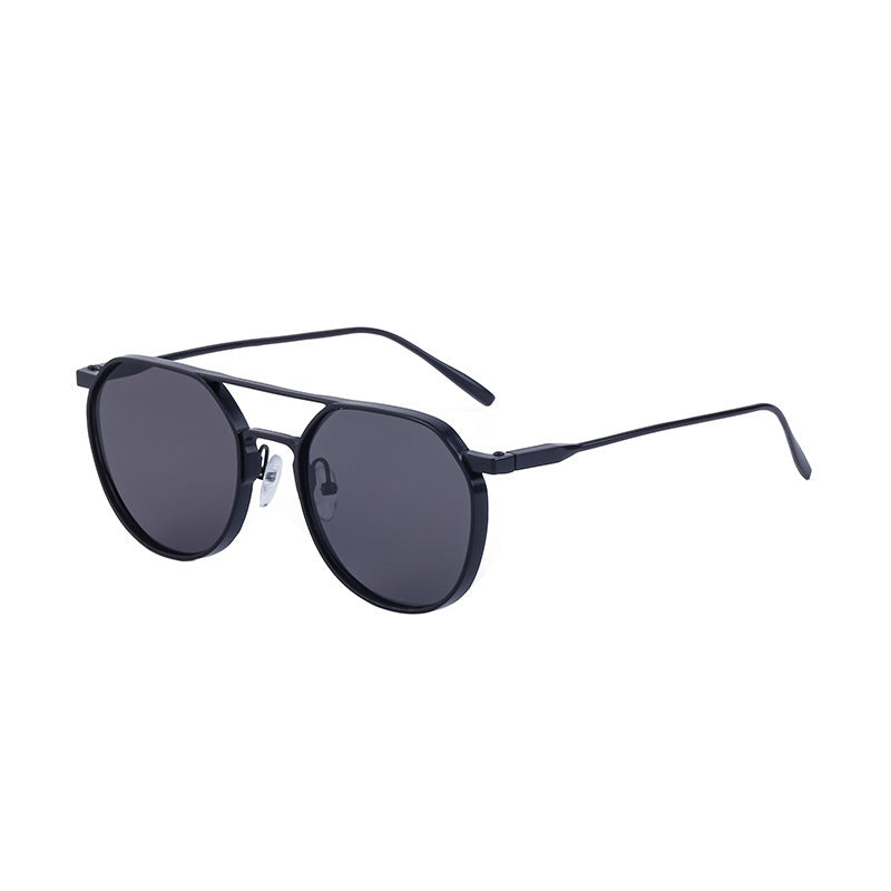 Dame moterik solbrille i stilfullt rundt design Luvikno