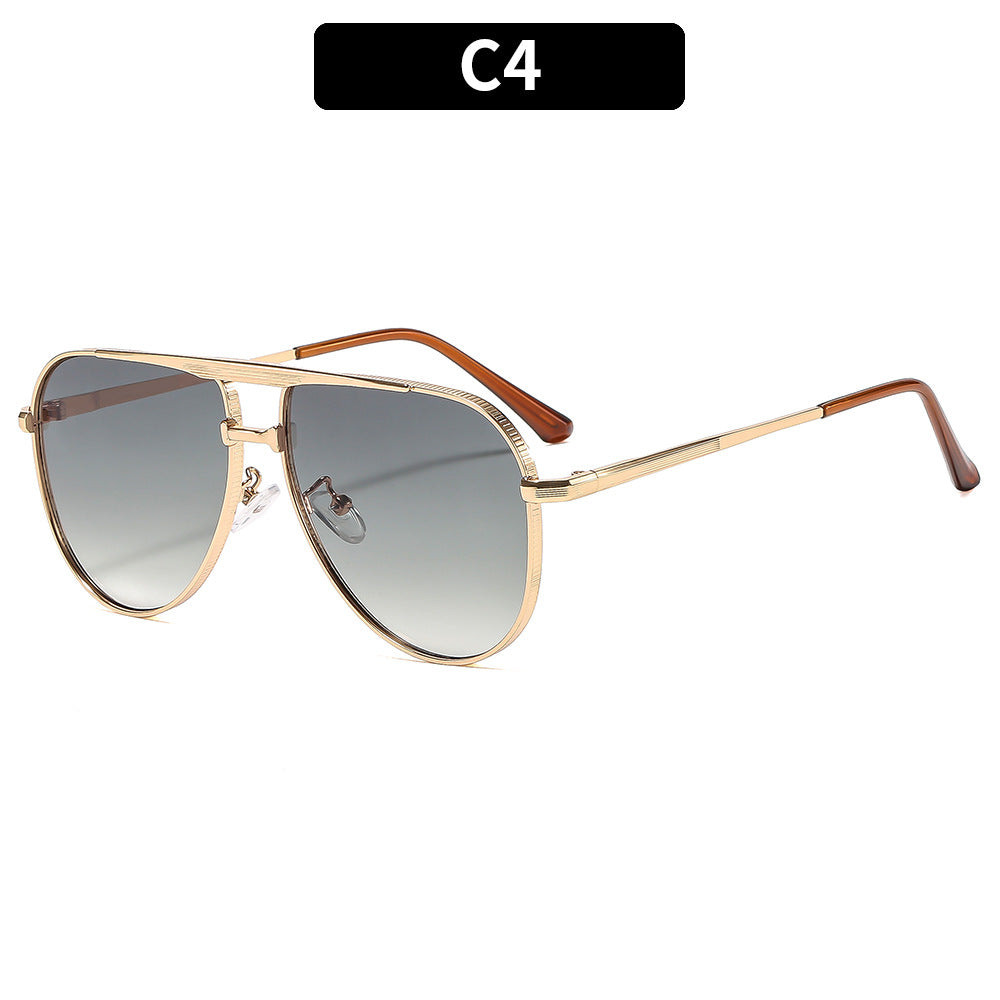 Dame solbrille i elegant pilotdesign Luvikno