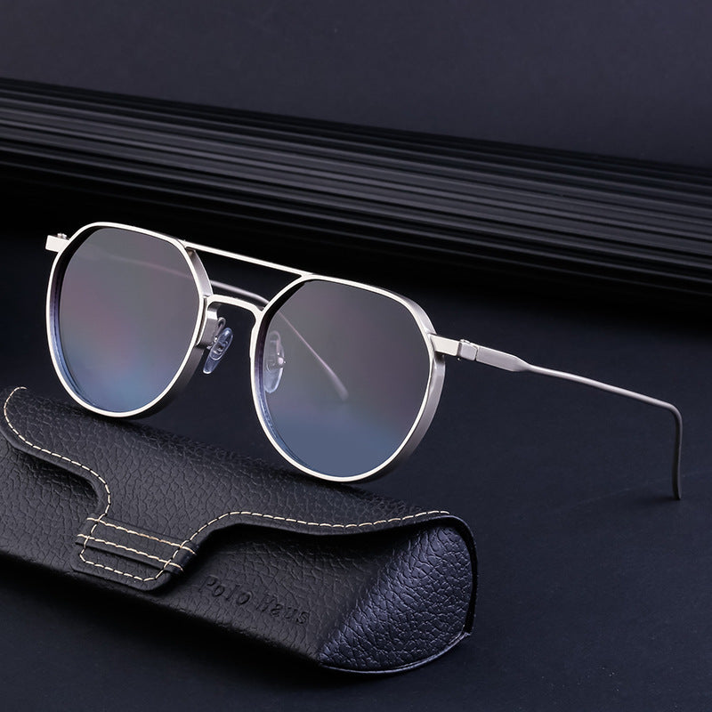Dame moterik solbrille i stilfullt rundt design Luvikno