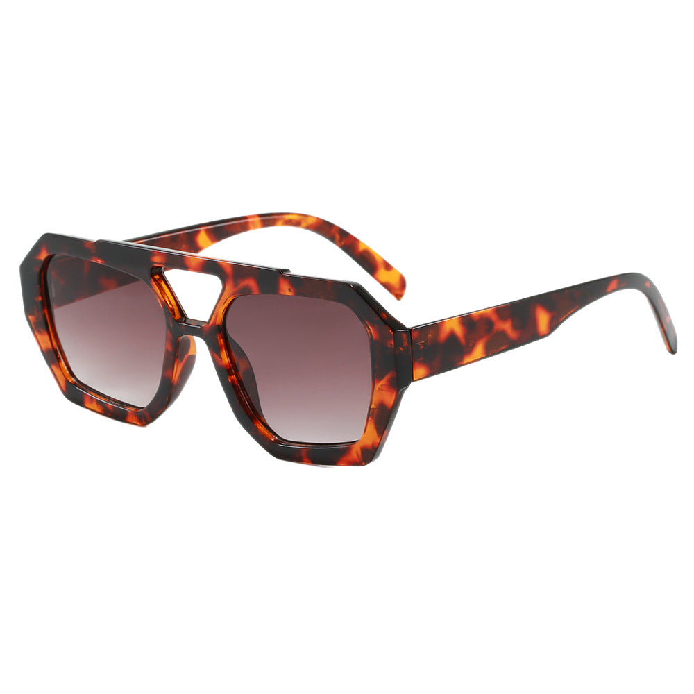 Dame geometrisk solbrille i ekstravagant design Luvikno