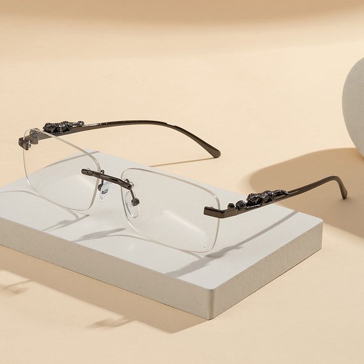 Dame moteriktig solbrille med kunstneriske utsmykninger Luvikno