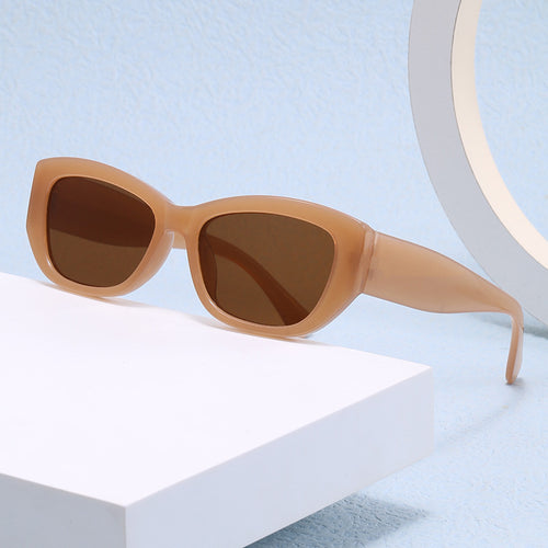 Dame moderne Cat-Eye solbriller laget av robust plast Luvikno