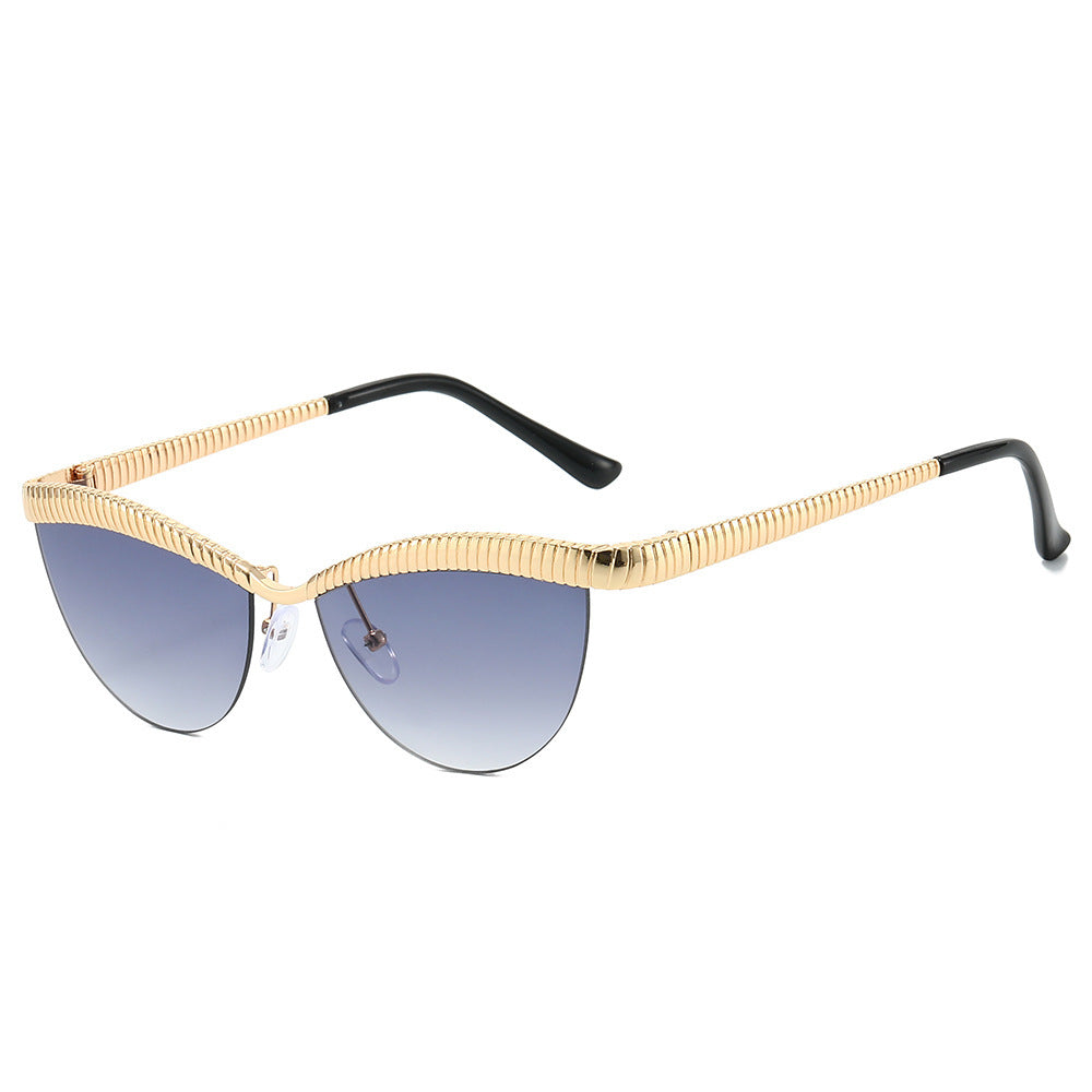 Dame Designer solbrille med unikt, bølget ramme Luvikno