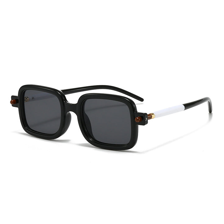 Dame moteriktig kvadratisk brille med stilige detaljer Luvikno