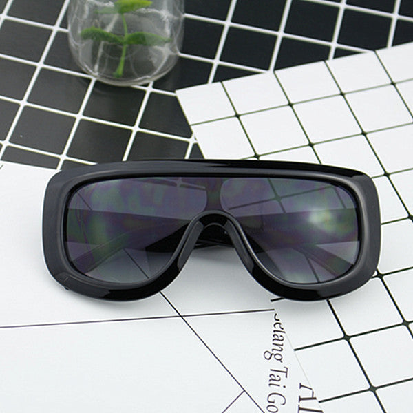 Damer sporty oversized solbriller med futuristisk design Luvikno