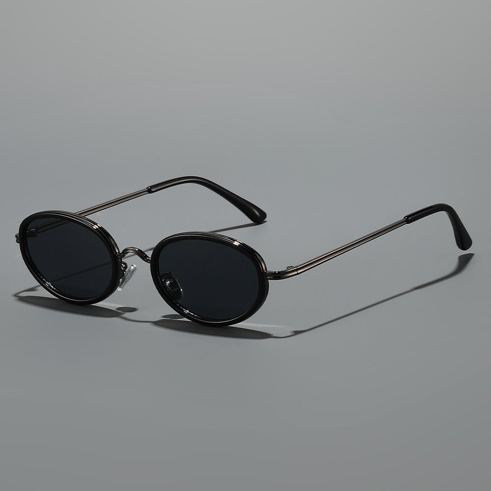 Dame moteriktig solbrille med høy kvalitet ramme og runde glass Luvikno