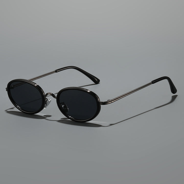 Dame moteriktig solbrille med høy kvalitet ramme og runde glass Luvikno