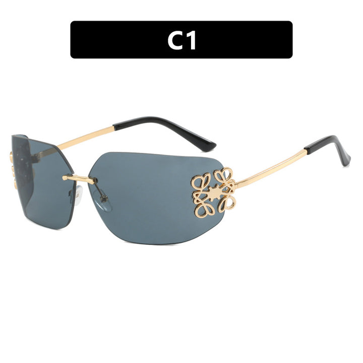 Damer ekstravagant utformet solbrille med elegante dekorasjoner Luvikno