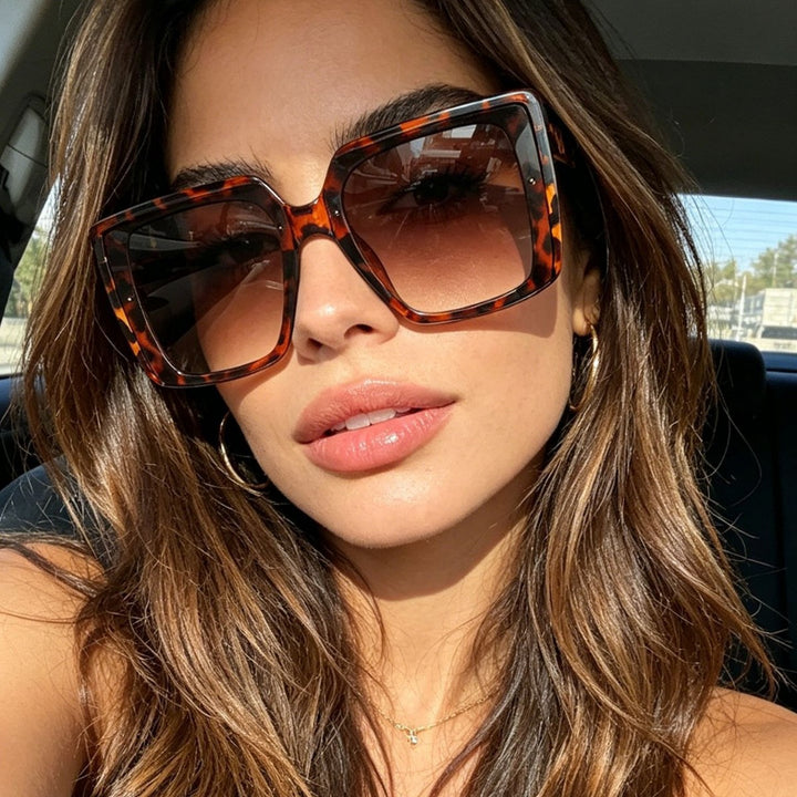 Dame oversized solbrille i trendy kvadratdesign Luvikno