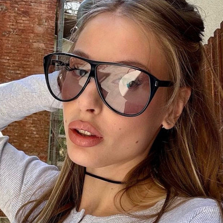 Dame moderne Cat-Eye solbriller med beskyttende UV-filter og stilramme Luvikno
