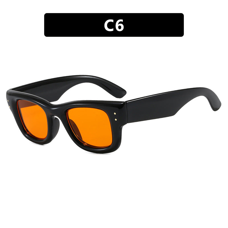 Dame moteriktig solbrille med bred, elegant ramme og beskyttende UV-filter Luvikno
