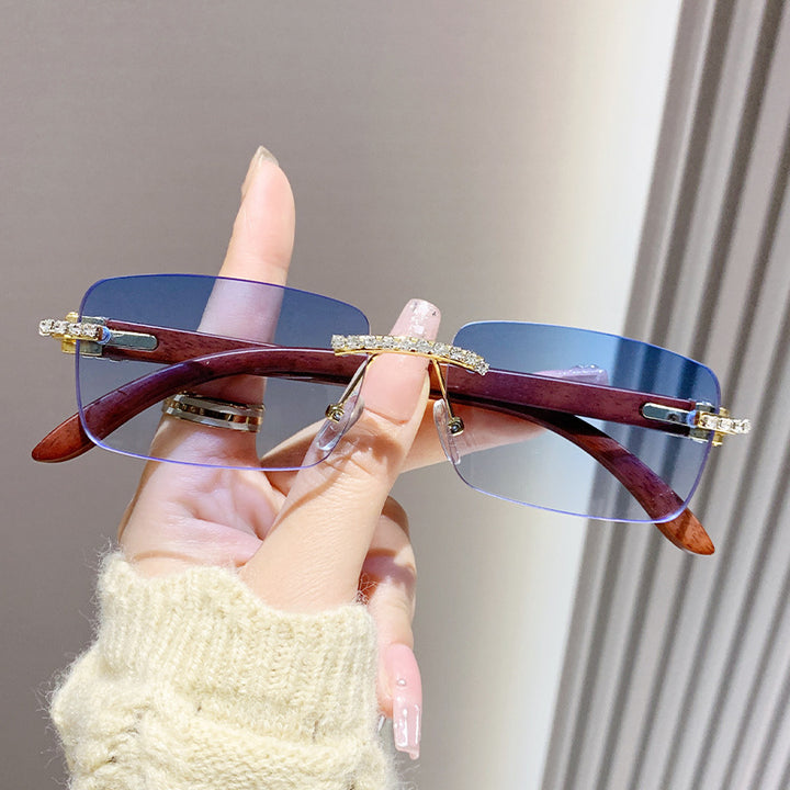 Dame elegant solbrille med unik ramme Luvikno