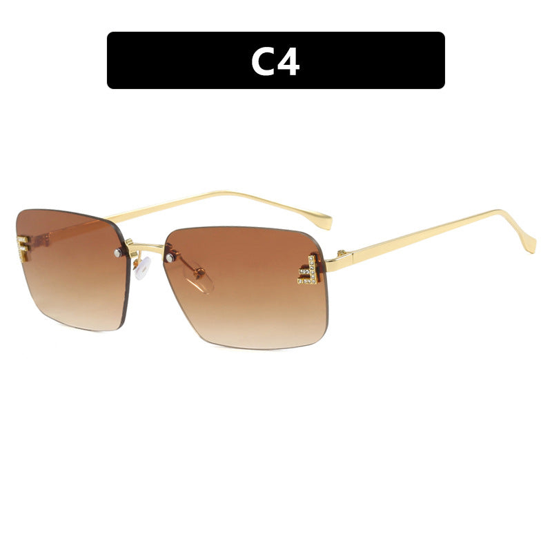 Dame kvadratisk solbrille med elegant gullramme og stilige linser Luvikno
