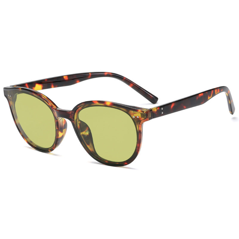 Dame rund solbrille med stilfull design og UV-beskyttelse Luvikno