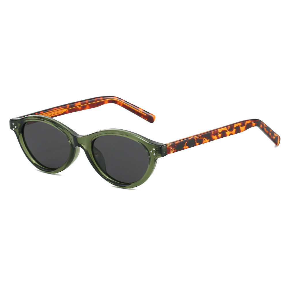 Dame Cat-Eye solbriller med elegant, transparent ramme og UV400-beskyttelse Luvikno