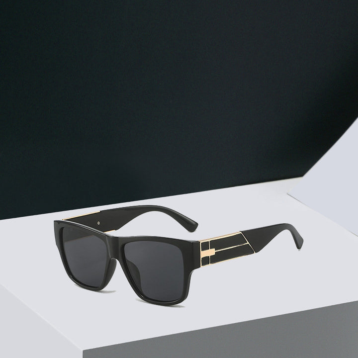 Dame moteriktig oversized solbrille med elegant ramme Luvikno