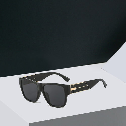 Dame moteriktig oversized solbrille med elegant ramme Luvikno