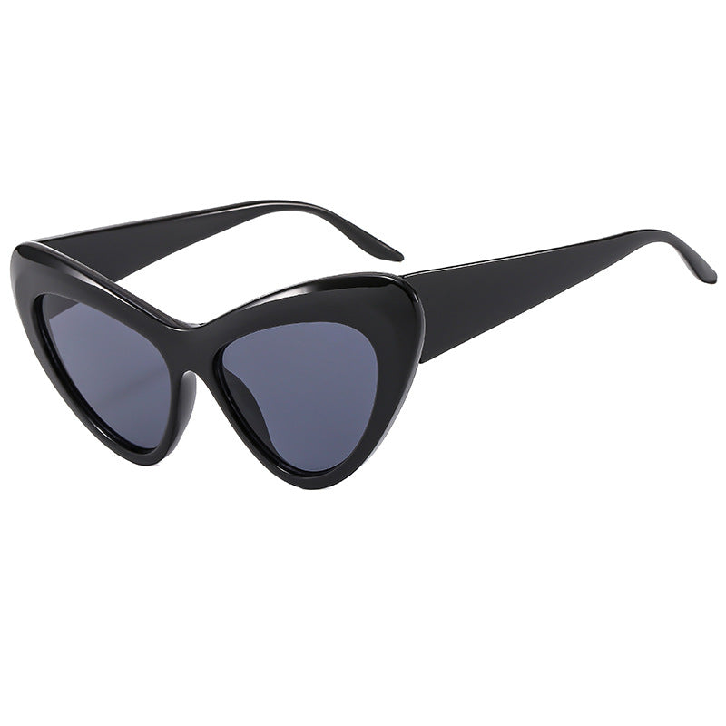 Dame Cat-Eye solbrille i markant design Luvikno