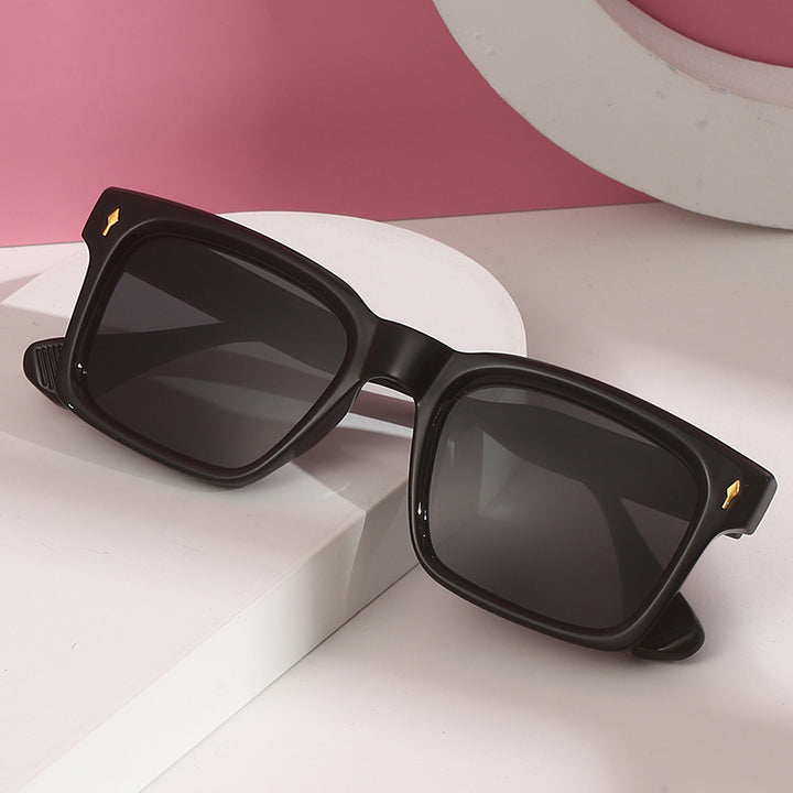 Dame stilig firkantet solbrille Luvikno