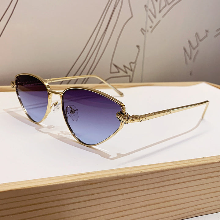 Dame designer solbrille med stilig cat-eye design og luksuriøs ramme Luvikno