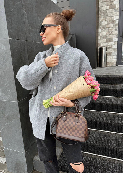 Luvik | Yli suuri villainen pomppujakku