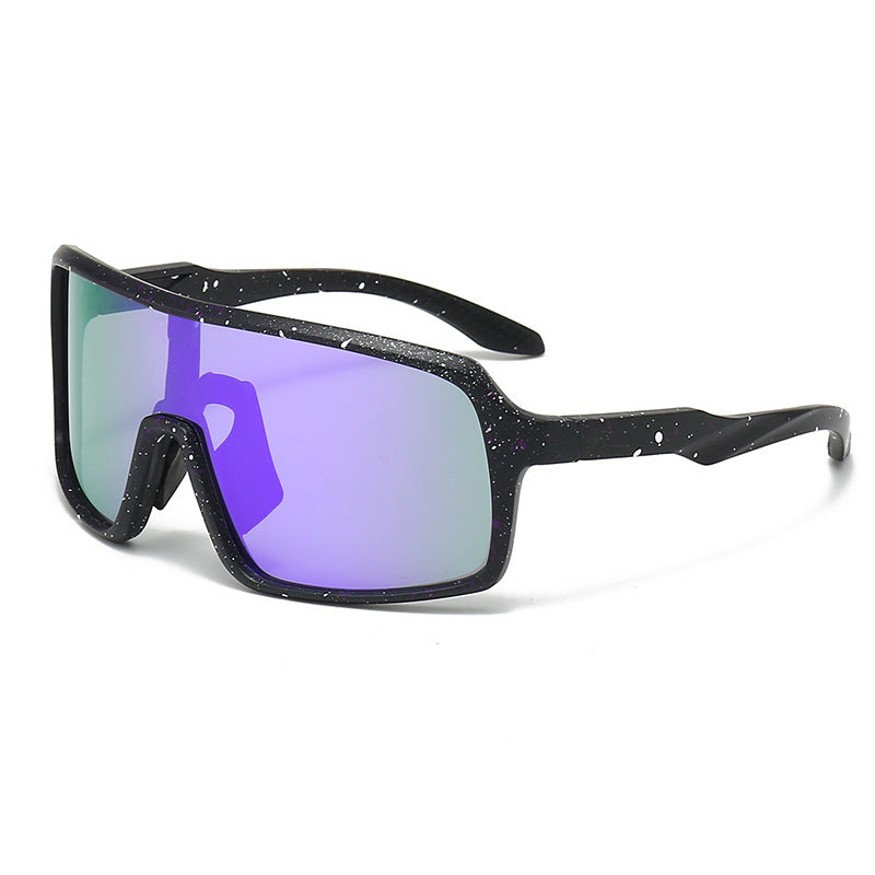 Dame fashion solbrille i futuristisk design med store glass Luvikno