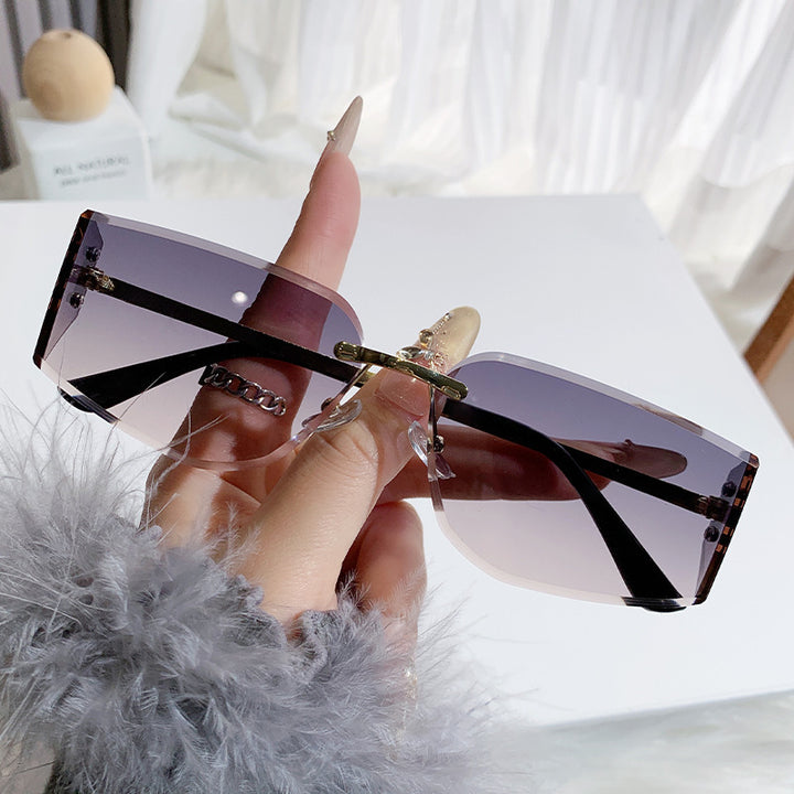 Dame elegant solbrille med høyverdig geometrisk design Luvikno