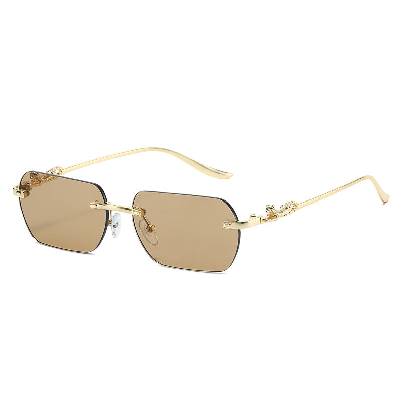 Damer elegant halvmellomrammebrille med dekorative detaljer Luvikno