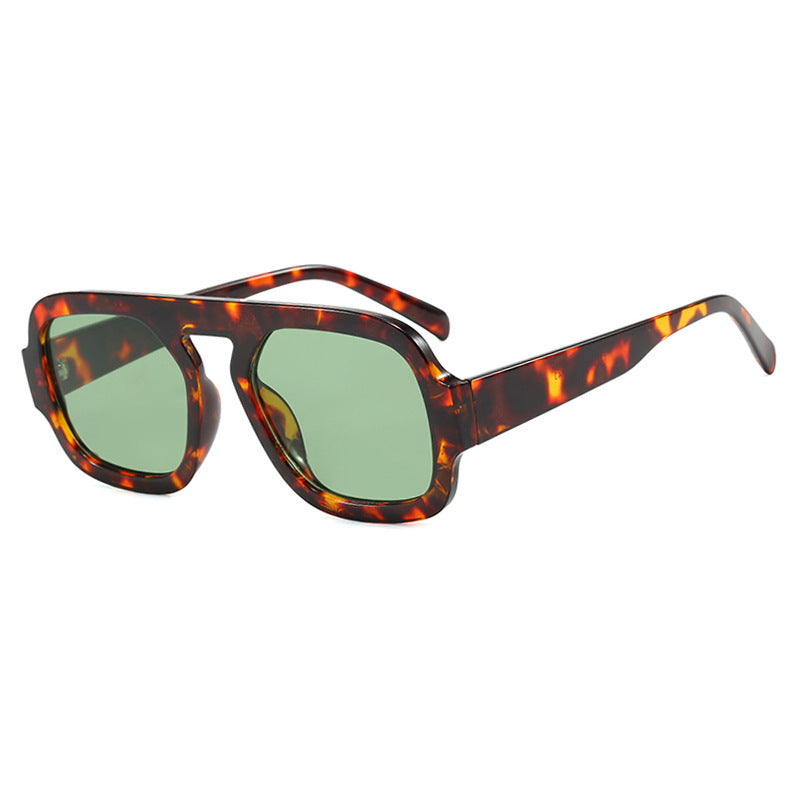 Dame moderne oversized solbriller i kantet design Luvikno