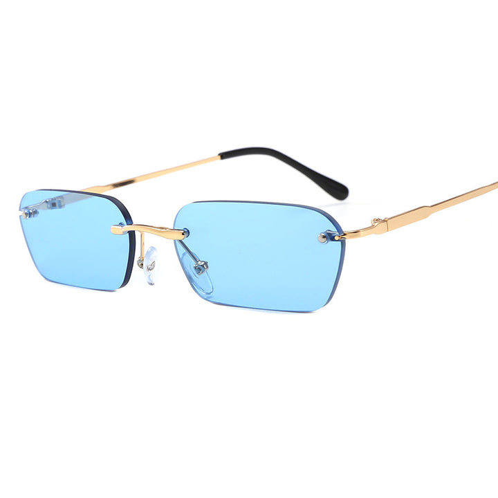 Dame moteriktig rektangulær solbrille med luksuriøs metallramme Luvikno