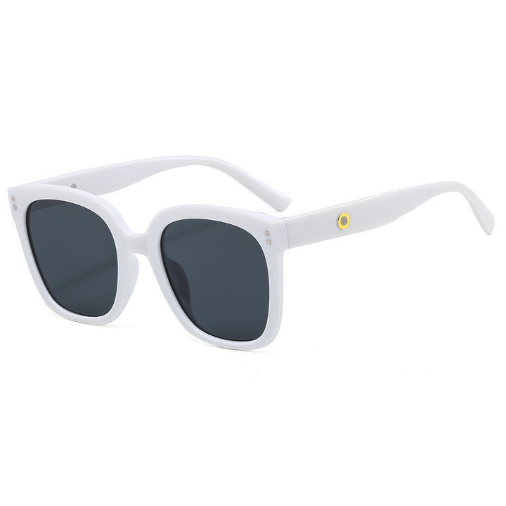 Dame moteriktig solbrille i trendy design Luvikno